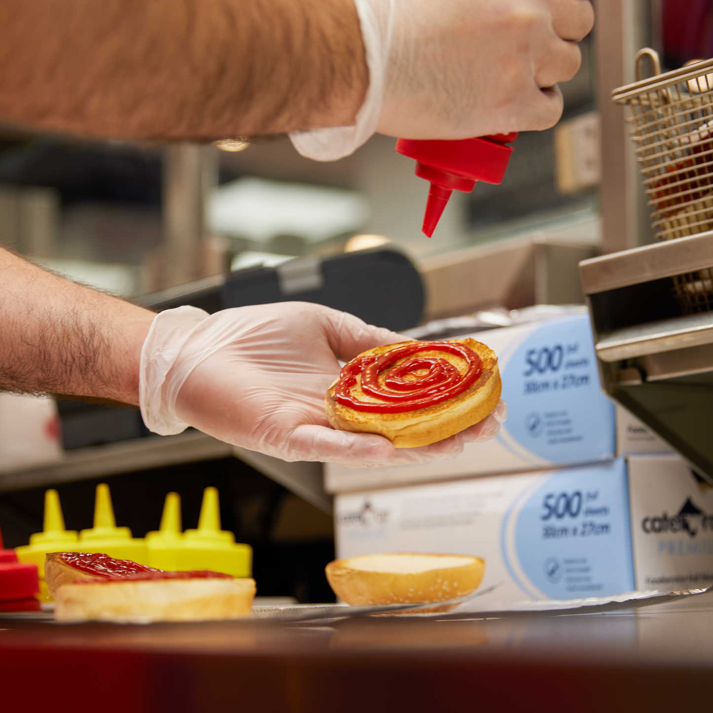 AURELIA DELIGHT CLEAR PF Clear Vinyl Disposable Gloves.